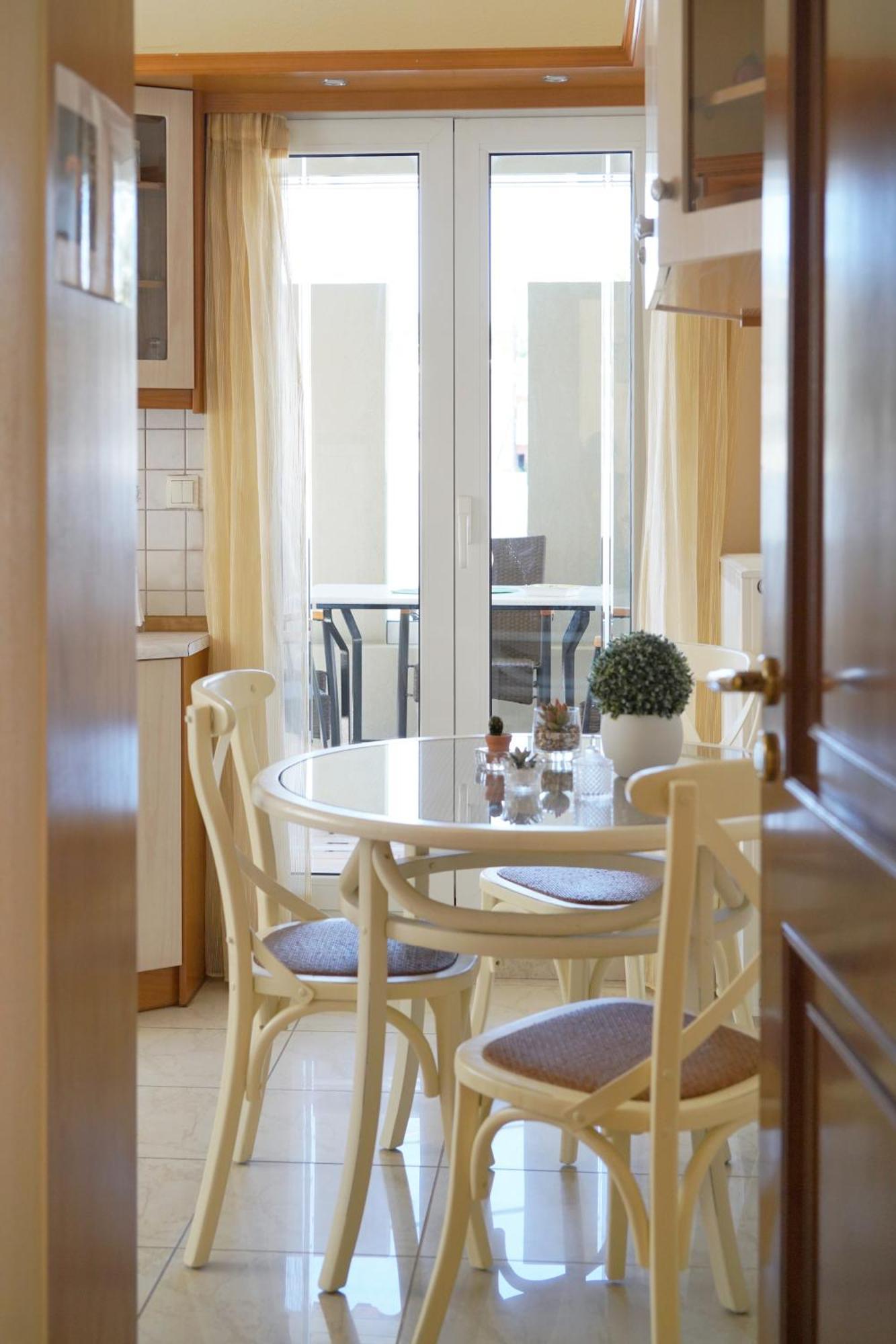 Kostoula's House Apartment Stalos